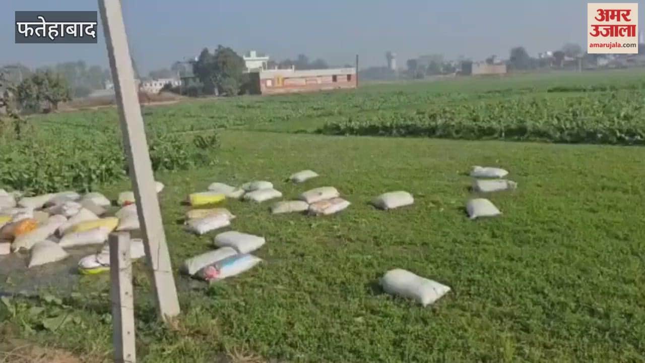 trailer loaded with plastic goods overturned in Tohana, Fatehabad, narrowly averting a major accident.