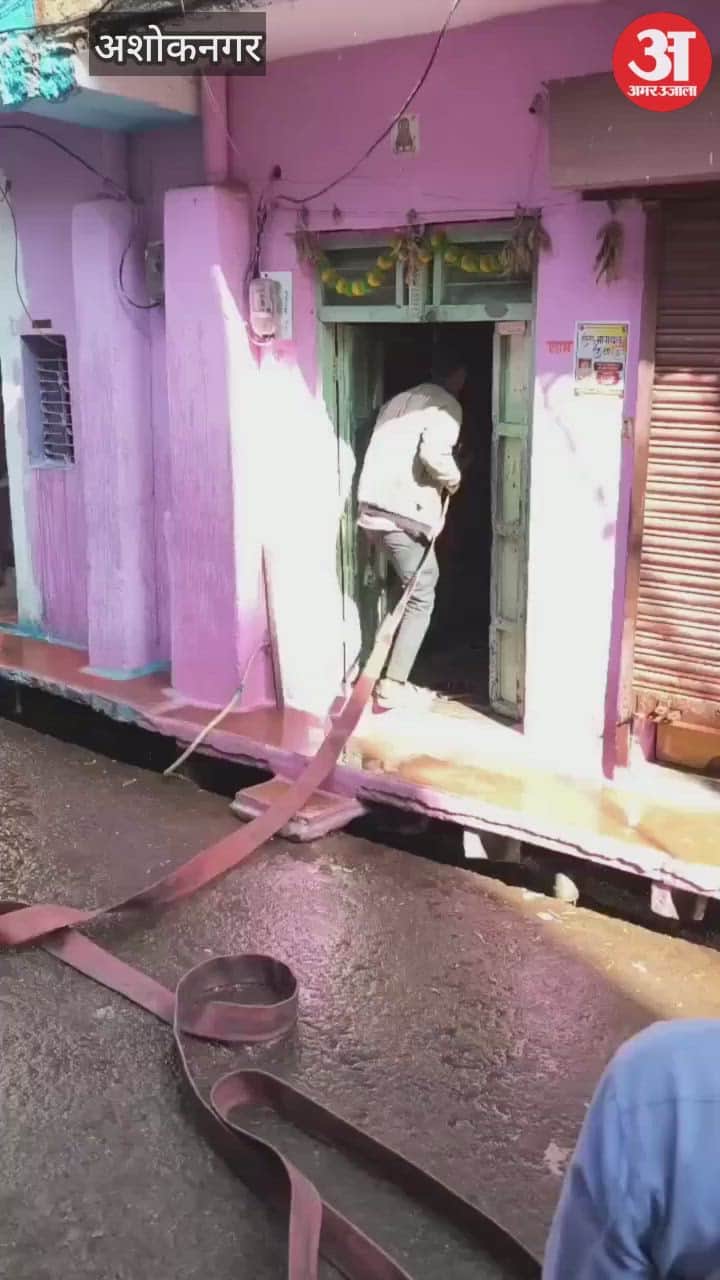 A massive fire broke out in Moti Mohalla after a heater rod burst, burning household items to ashes.