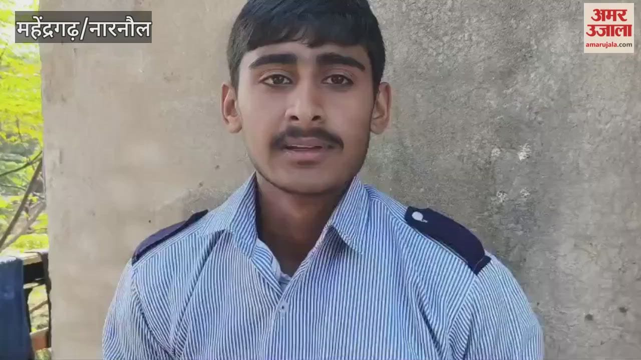 An ITI student in Narnaul has created an adjustable study table from wood, at a cost of just 500 rupees.