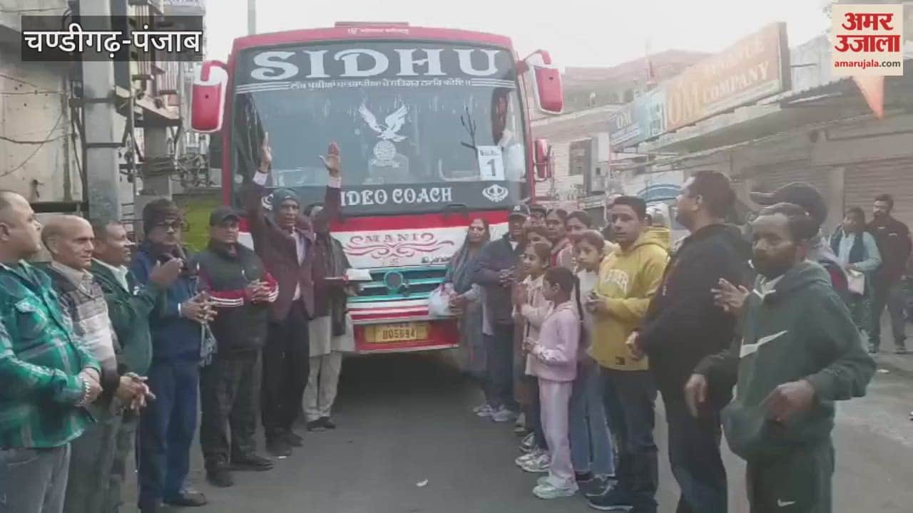 Two buses carrying devotees have departed from Phagwara for Mata Chintpurni