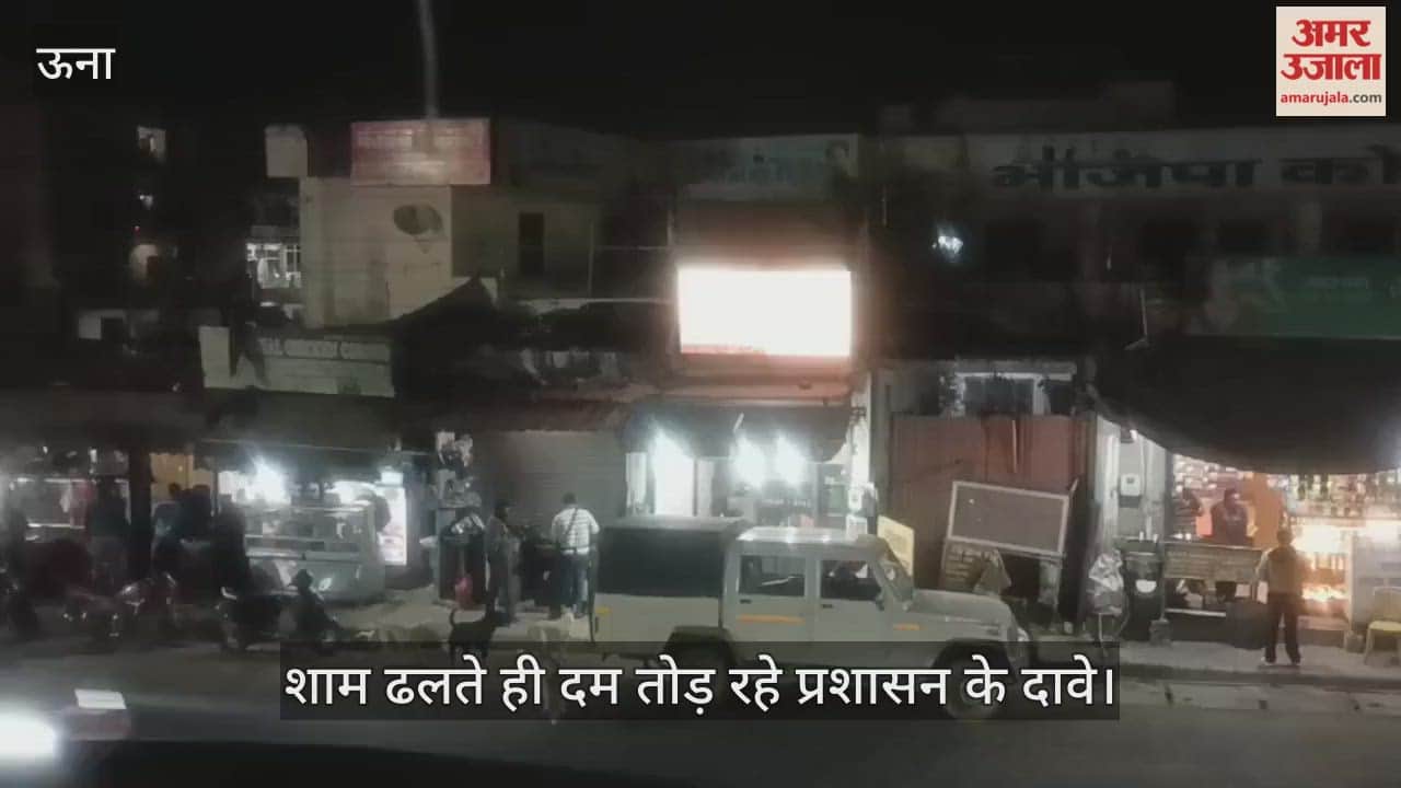 vehicles lining up outside non-vegetarian eateries and liquor shops along the highway una