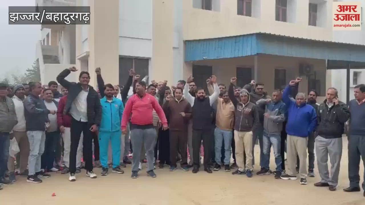 Electricity workers staged a two-hour protest in Jhajjar.