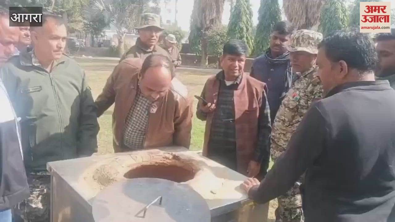 Illegal Encroachment in Tajganj Park Removed; Hotel Owner Fined 15,000