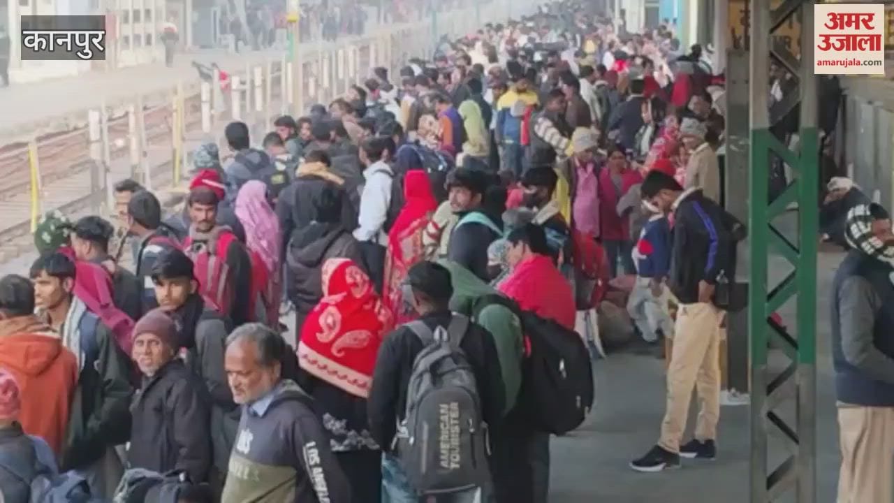 Trains slowed down due to fog, 52 trains delayed for up to 18 hours, passengers kept waiting