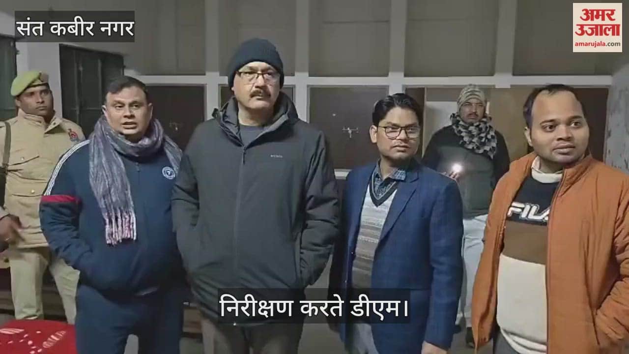 Officials ran on the streets late at night, distributing blankets to the destitute