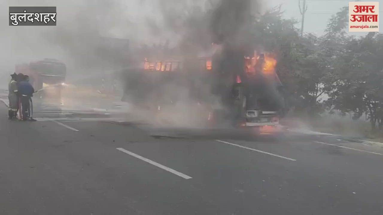 plastic doors loaded truck caught fire on  Bulandshahr highway
