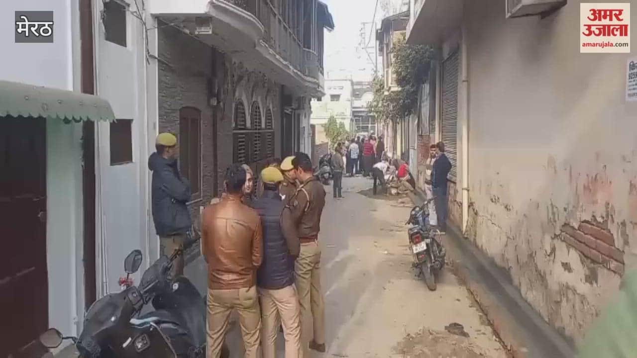 Meerut: Police stopped a procession being taken out from the Congress office at Budhana Gate, leading to an altercation