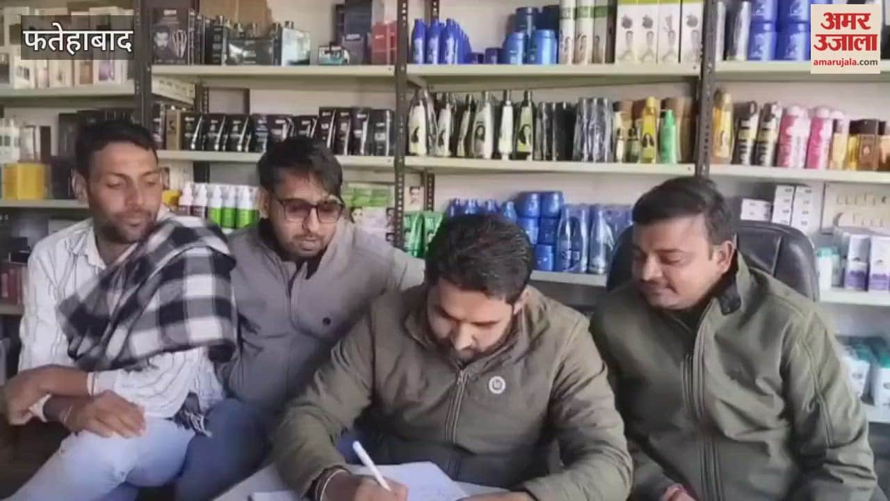 In Tohana, Fatehabad, Congress youth district president Sanjay Tharwa said that the government should start the construction of the medical college soon