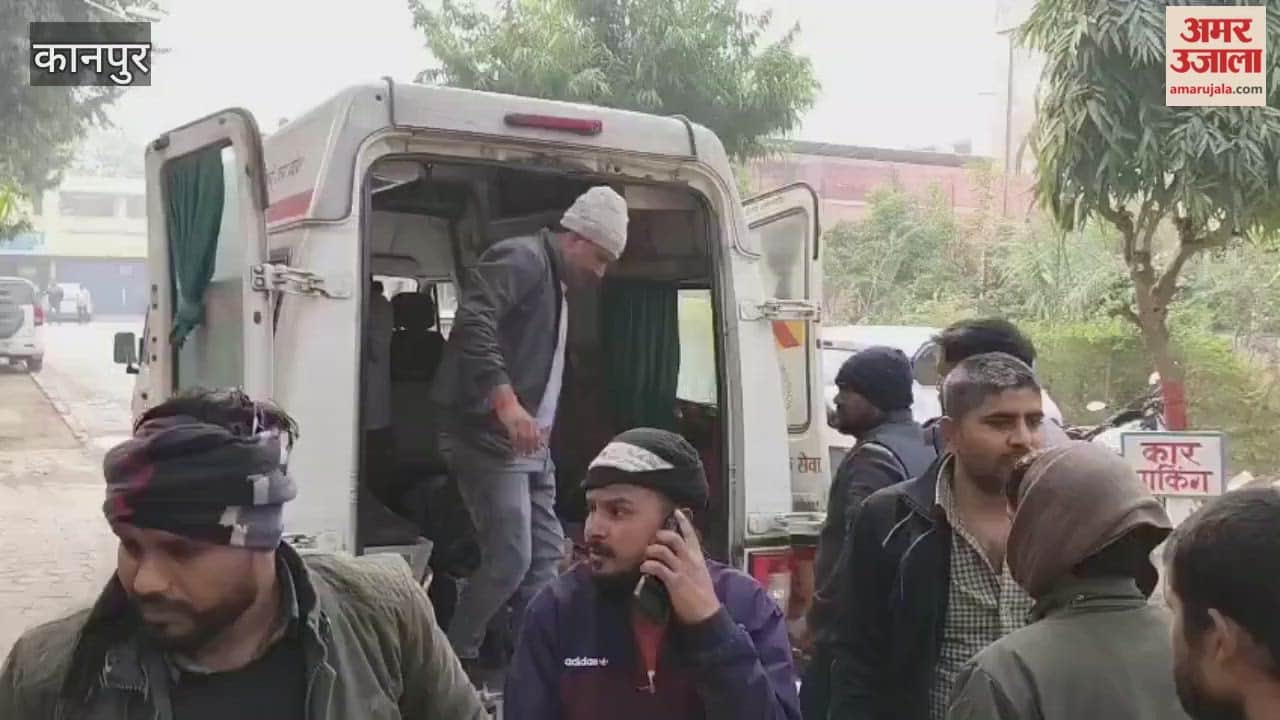 Overlapping dumper truck hits auto-rickshaw, woman dies, husband injured