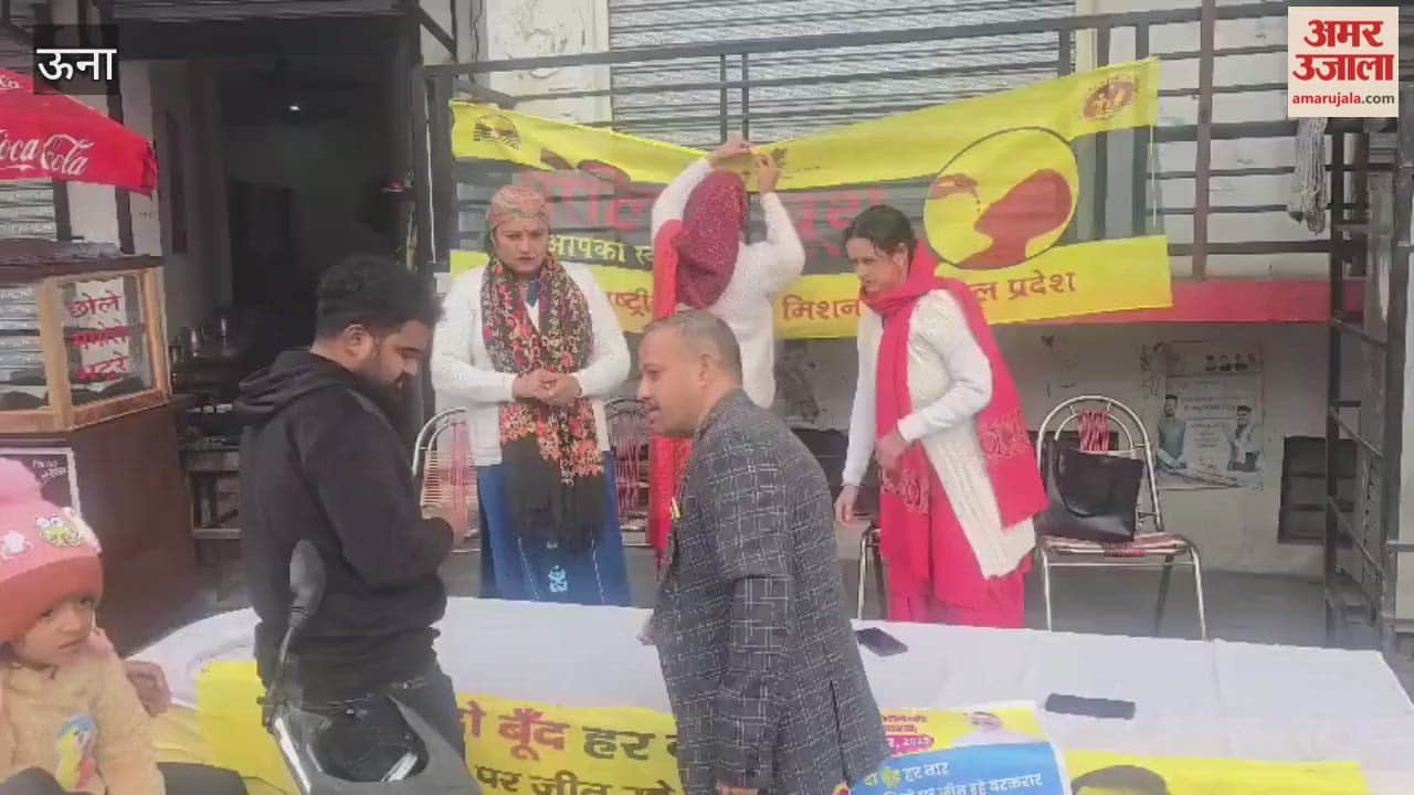 Una Polio drops were administered to children at the booths