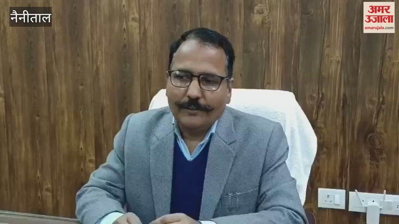 DM Lalit Mohan Raiyal's surprise inspection in Haldwani Tehsil