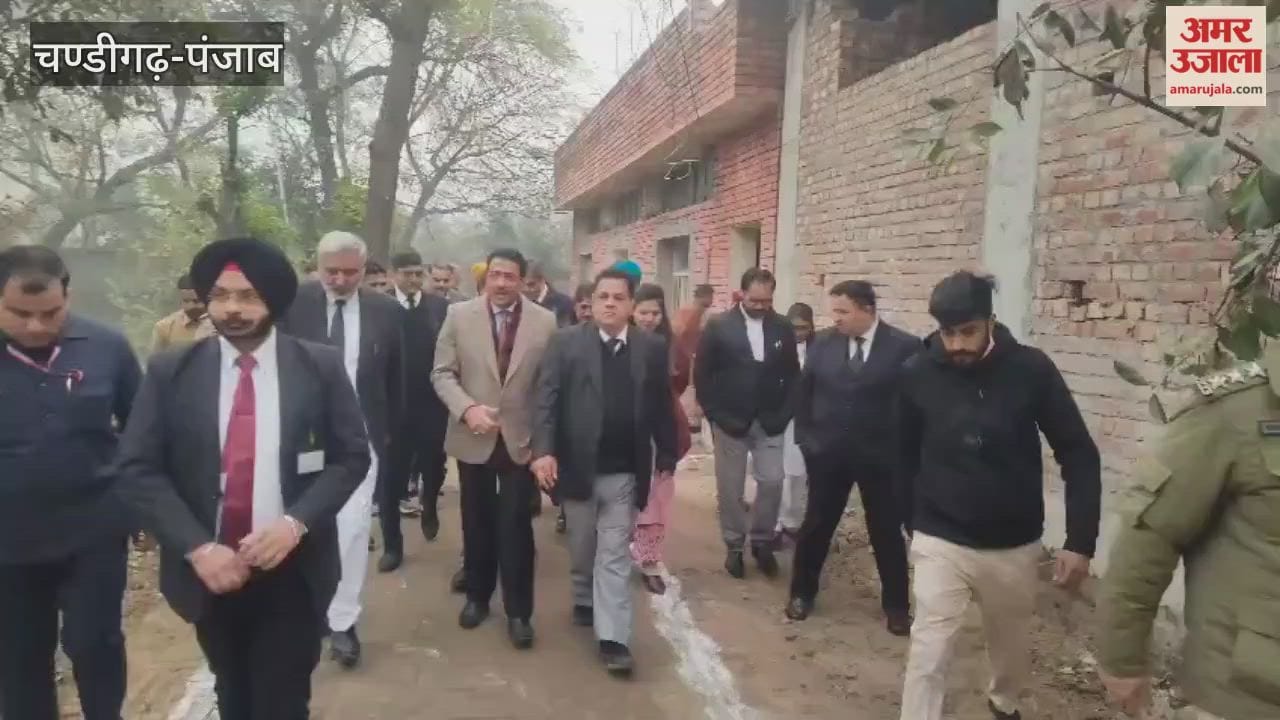 Judges of the Punjab and Haryana High Court arrived at the Phagwara court complex