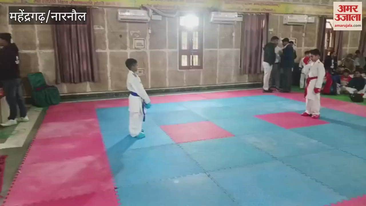 karate championship has begun at the Yadav Sabha in Mahendragarh, with players from four states participating