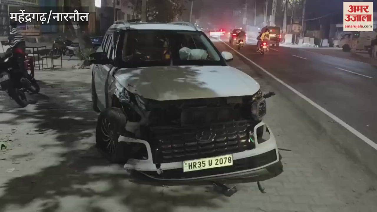 Venue and an Eco car collided in Narnaul; a major accident was averted due to the airbags deploying.
