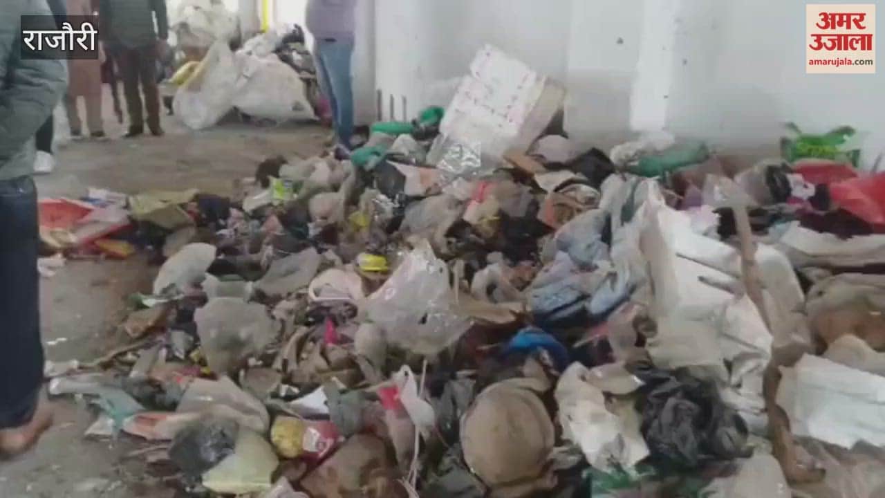 The Deputy Commissioner of Rajouri inspected the Bela bus stand and issued strict instructions to make the city garbage-free.