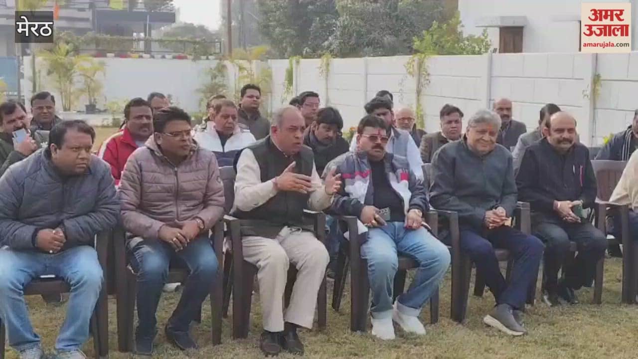 Meerut: Traders of Central Market met Arun Govil