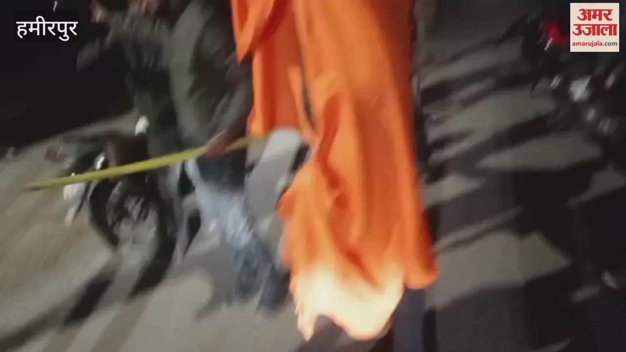 Six injured in a fierce fight between two groups over a minor dispute in Hamirpur