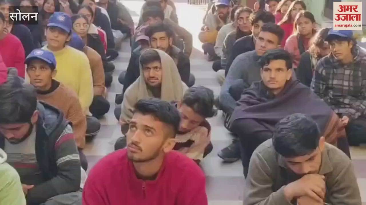 Volunteers visited the Sadar Police Station in Solan