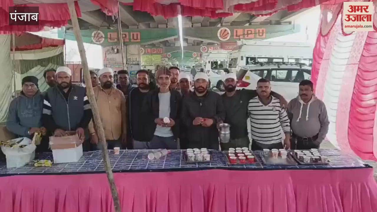 In Phagwara, the city taxi stand organised a milk langar in memory of the Sahibzadas.