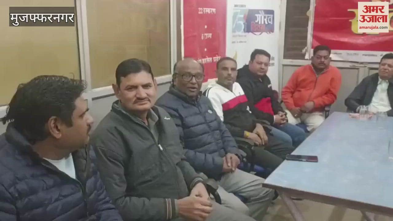 Politicians and officials miss the unpaved roads during the Kanwar Yatra, encroachments are not removed, and the road is in poor condition.