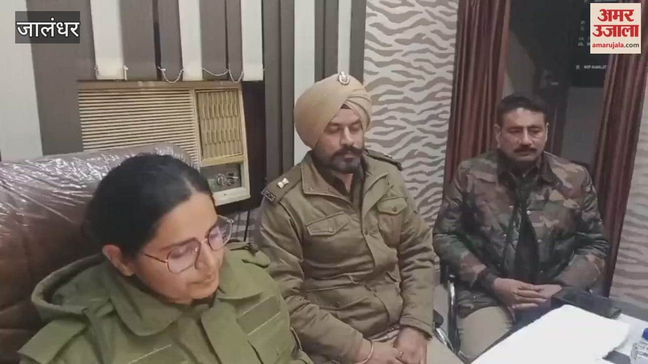 Jalandhar Youth tears Nagar Kirtan board caught by people