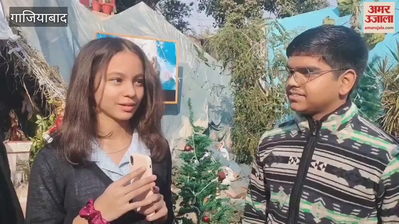 People are reaching churches in large numbers on Christmas