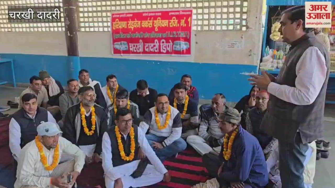Roadways employees in Charkhi Dadri went on a hunger strike to press their demands.