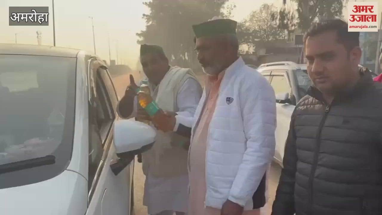 गजराैला में भाकियू संयुक्त मोर्चा के बेमियादी धरना जारी