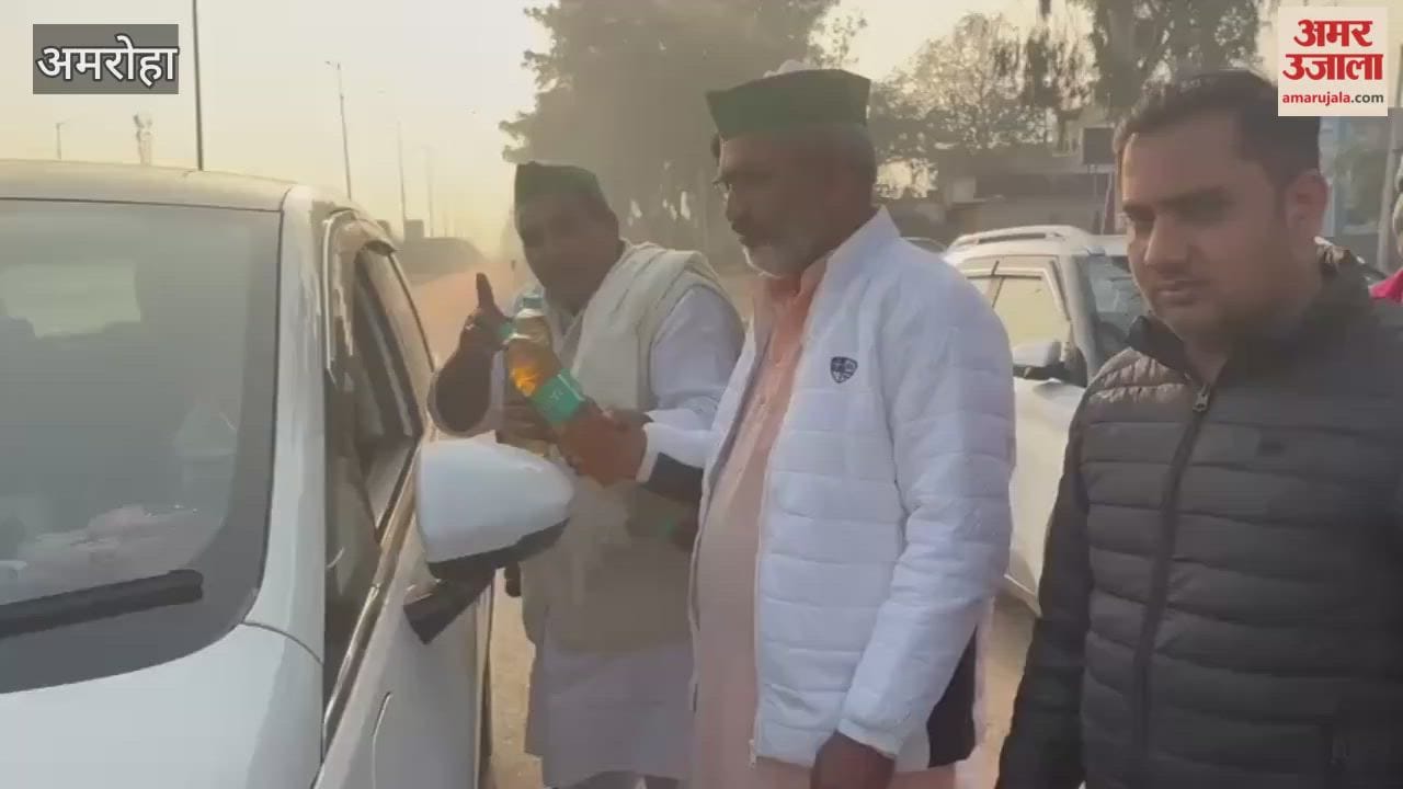 गजराैला में भाकियू संयुक्त मोर्चा के बेमियादी धरना जारी