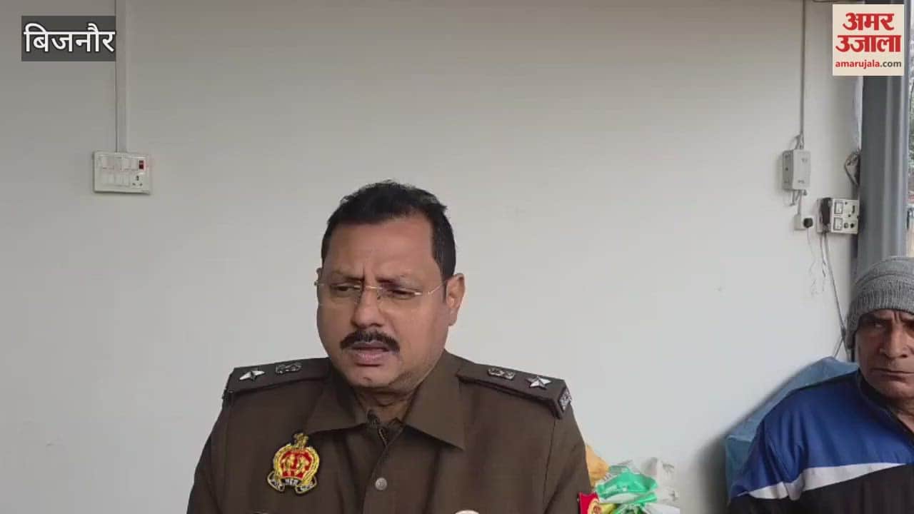 Thieves targeted a house, stole jewellery worth Rs 30 lakh and cash worth Rs 65,000.