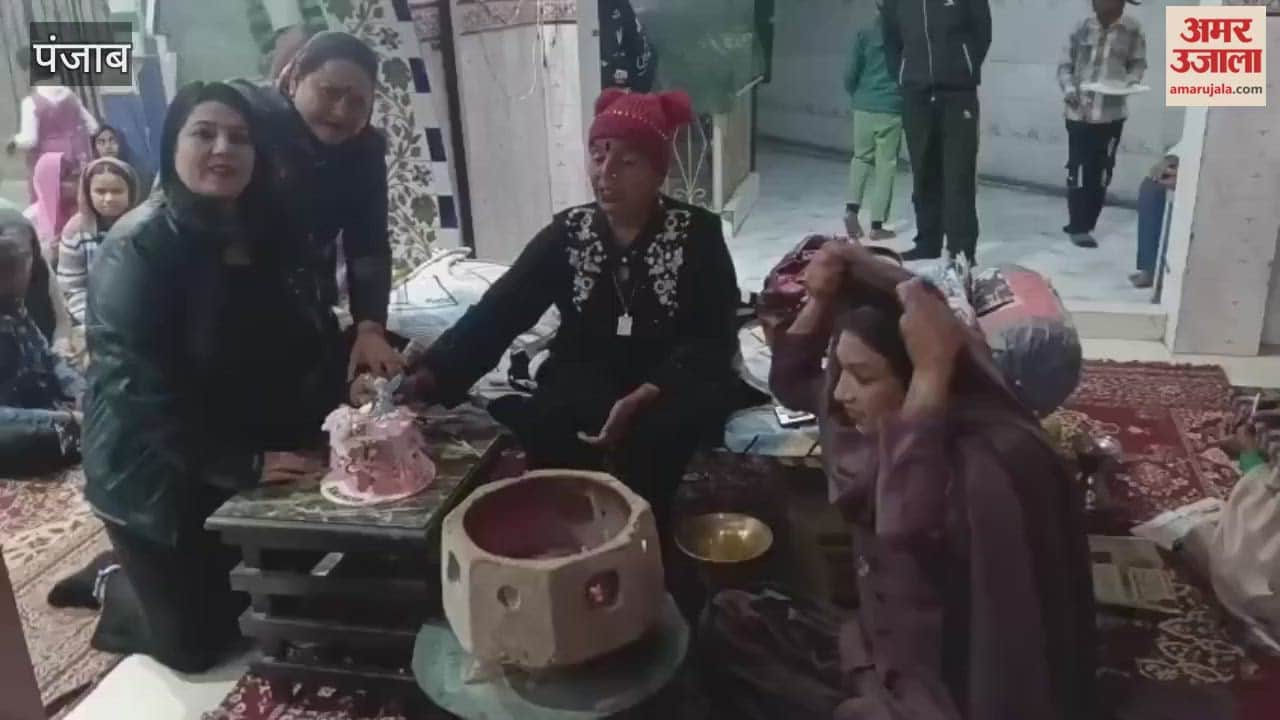 The decorated court of Sabar Data Ali Ahmed Shah Ji in Phagwara