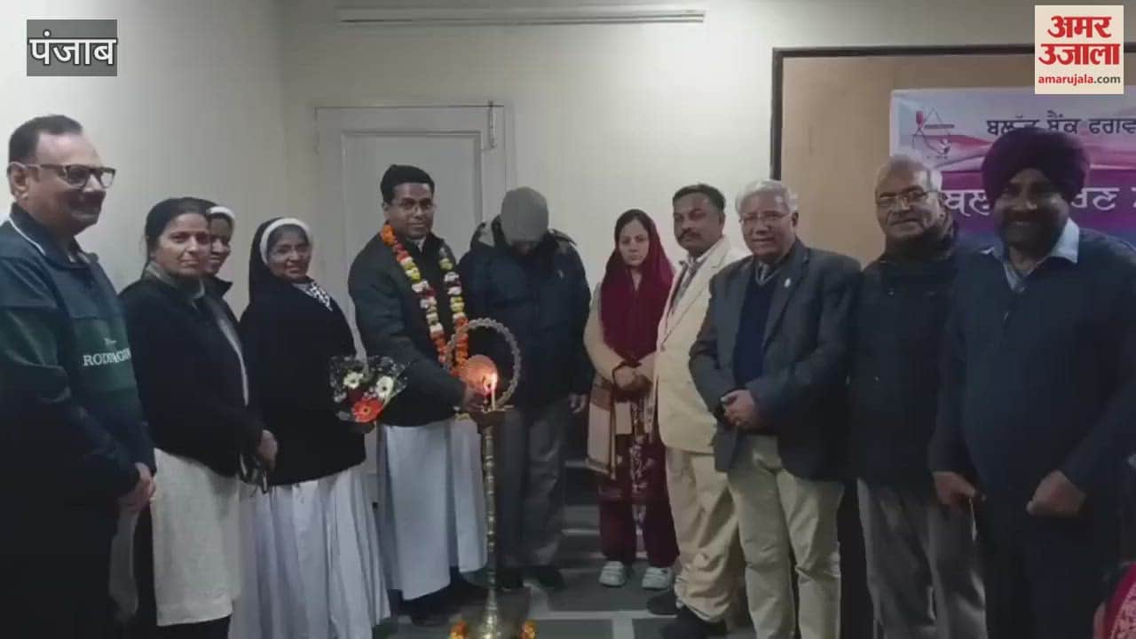 Phagwara blood bank celebrates Christmas Day, distributes blankets to the needy