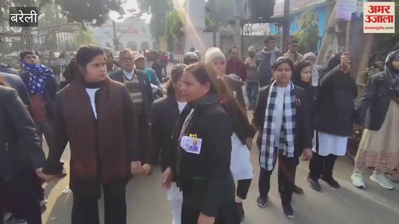 Lawyers protest at the Collectorate in Bareilly