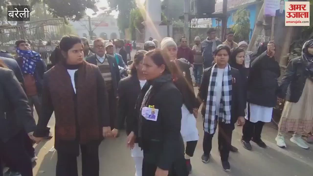 Lawyers protest at the Collectorate in Bareilly