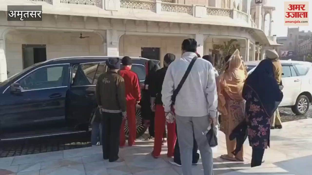 Punjabi singer Gippy Grewal's son visited Golden Temple