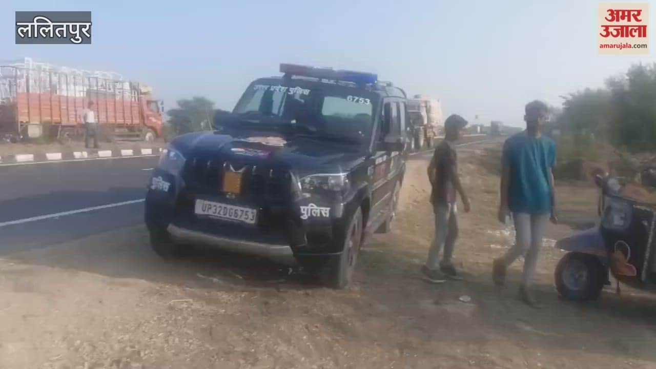 Lalitpur: Taxi overturns on highway, seven injured including four girl students