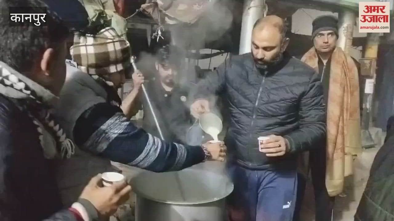 Hot Milk Distributed at CTI Chowk on the Martyrdom Day of the Sahibzadas