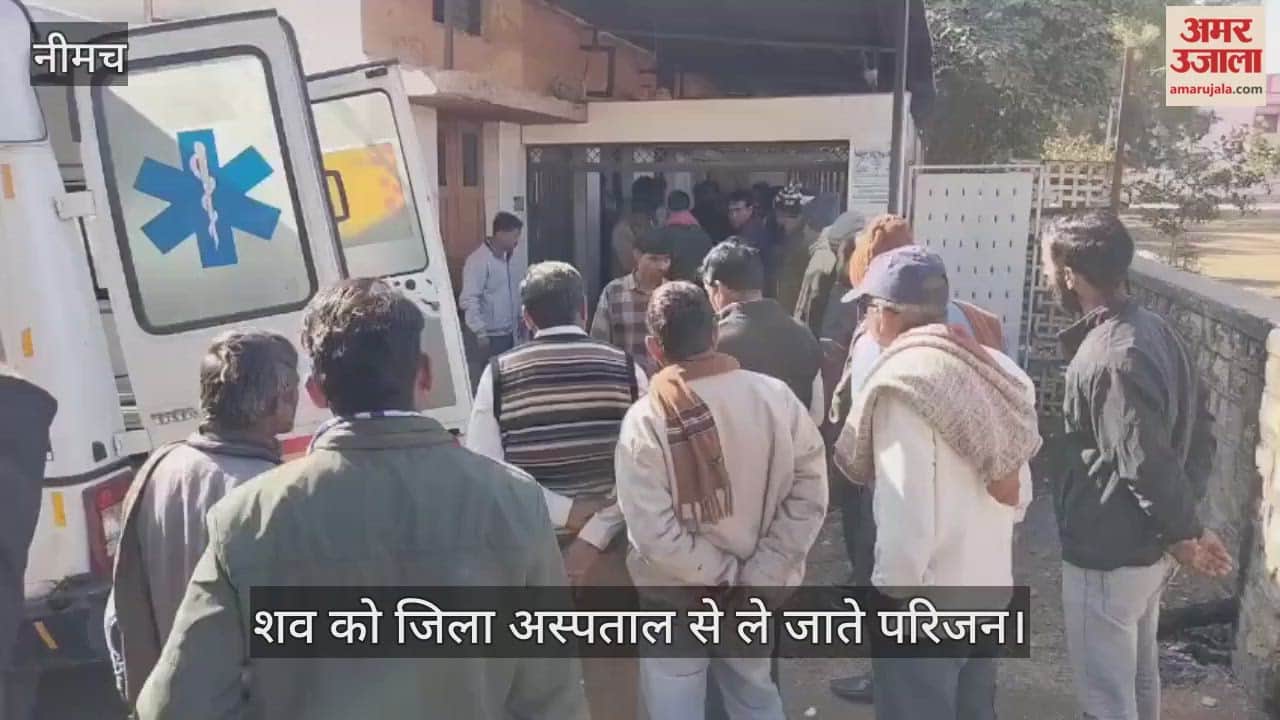 A car collided with a truck, devotees returning from Sanwariyaji Darshan met with an accident, three died