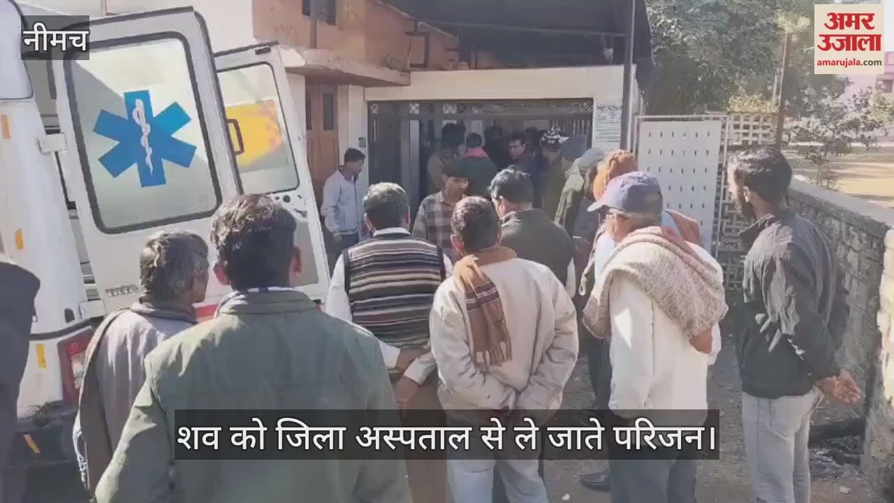 A car collided with a truck, devotees returning from Sanwariyaji Darshan met with an accident, three died