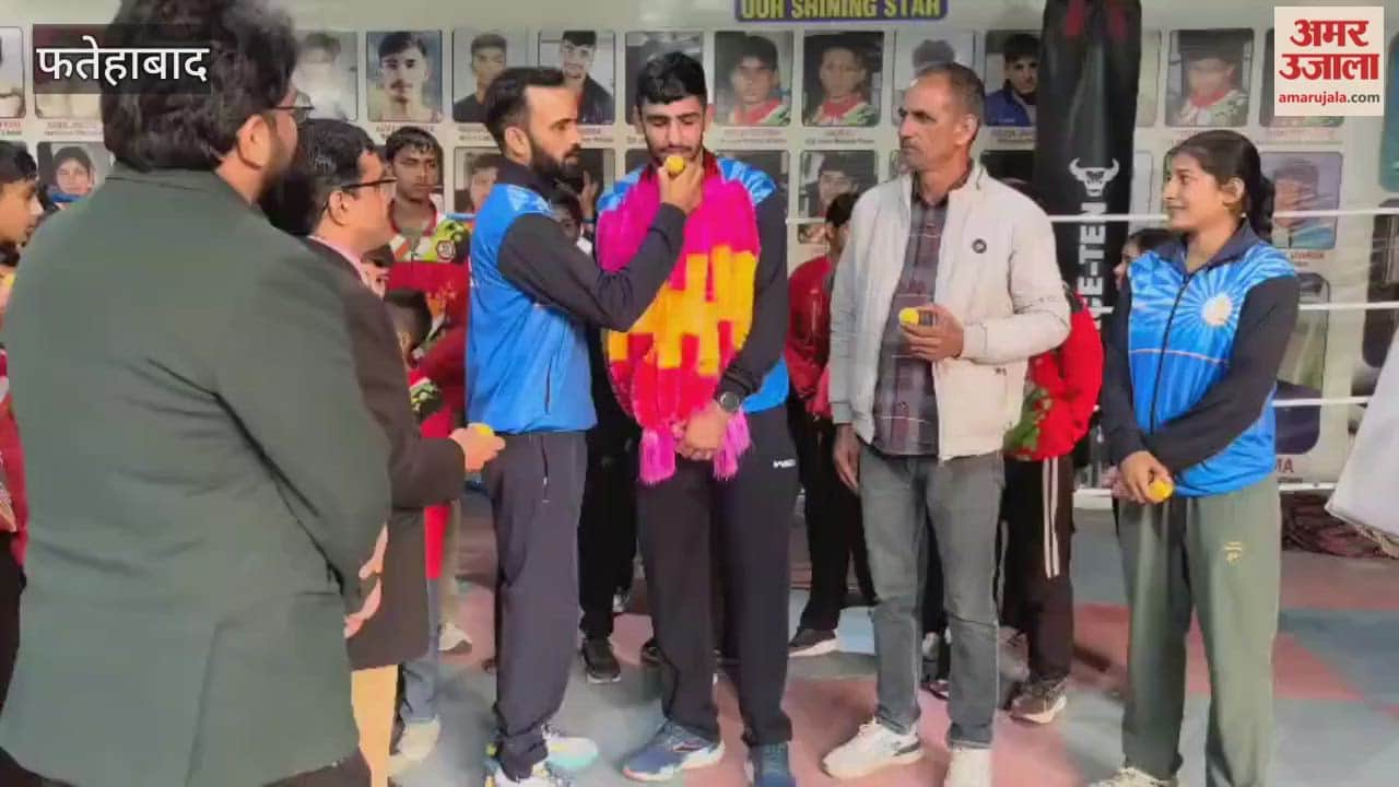 Tohana boxer Neeraj Dangra, who spoke to PM Modi, was welcomed at Bajrangbali Boxing Academy.