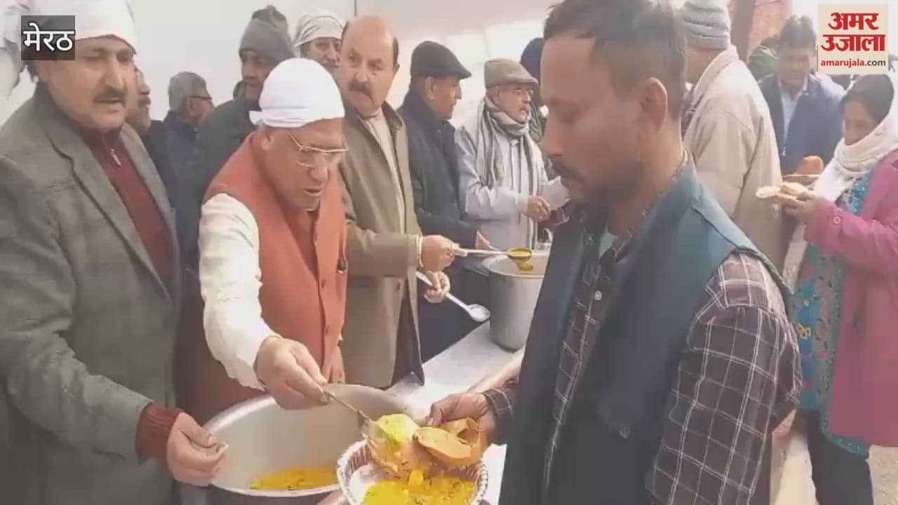 Meerut: Langar organized at Khooni bridge