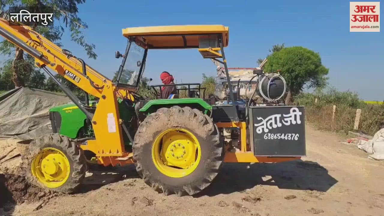 Lalitpur: Truck loaded with straw overturned, driver injured