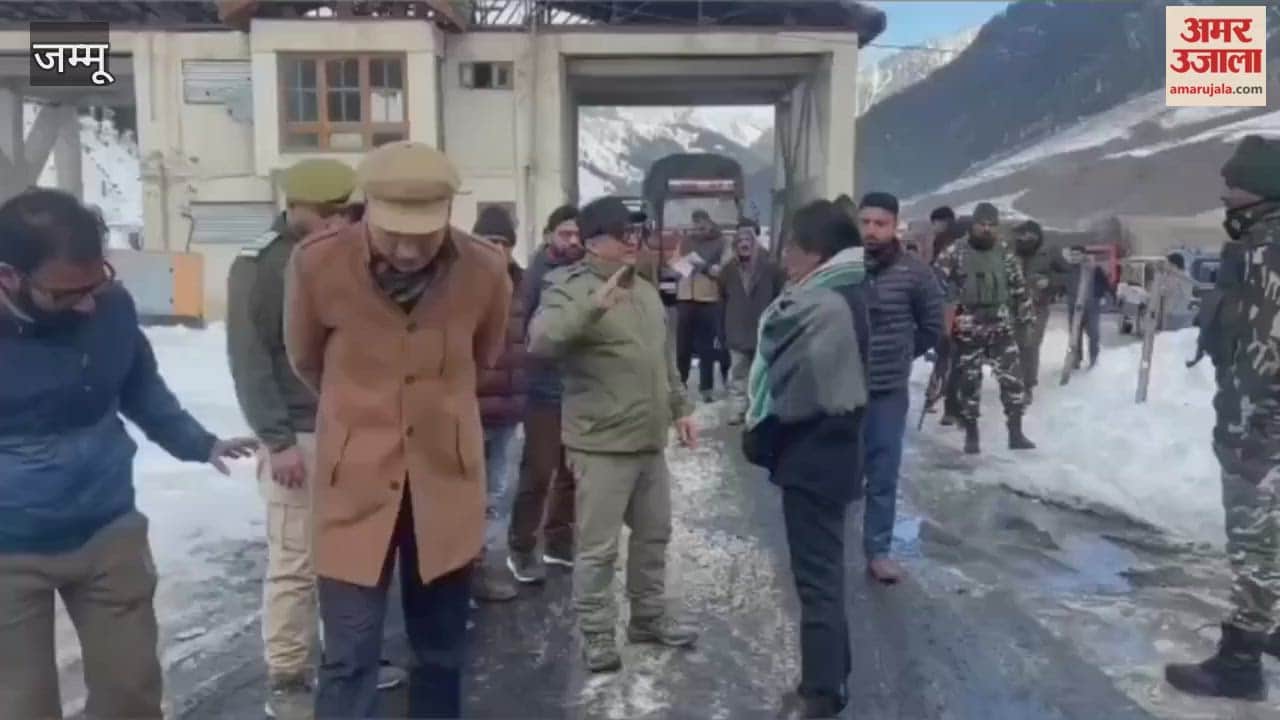Secretary Transport, along with RTO Kashmir, ARTO Ganderbal, MVD Inspectors and SHO Sonamarg, reviewed the facilities at the Weighbridge, Sonamarg.
