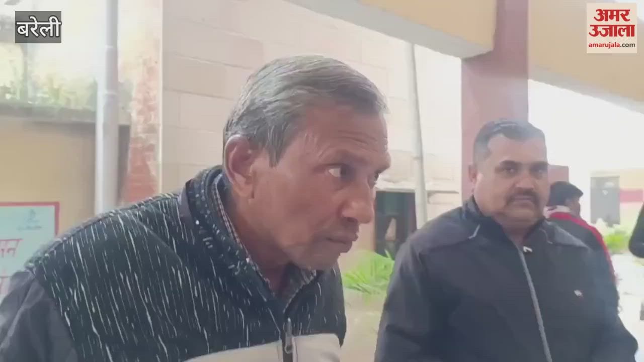 Application forms are being distributed in Bareilly for adding and removing names from the voter list