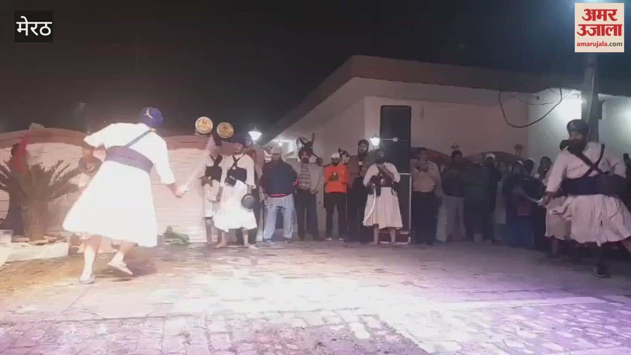 Meerut: Kirtan, Gatka group performance in Gurudwara