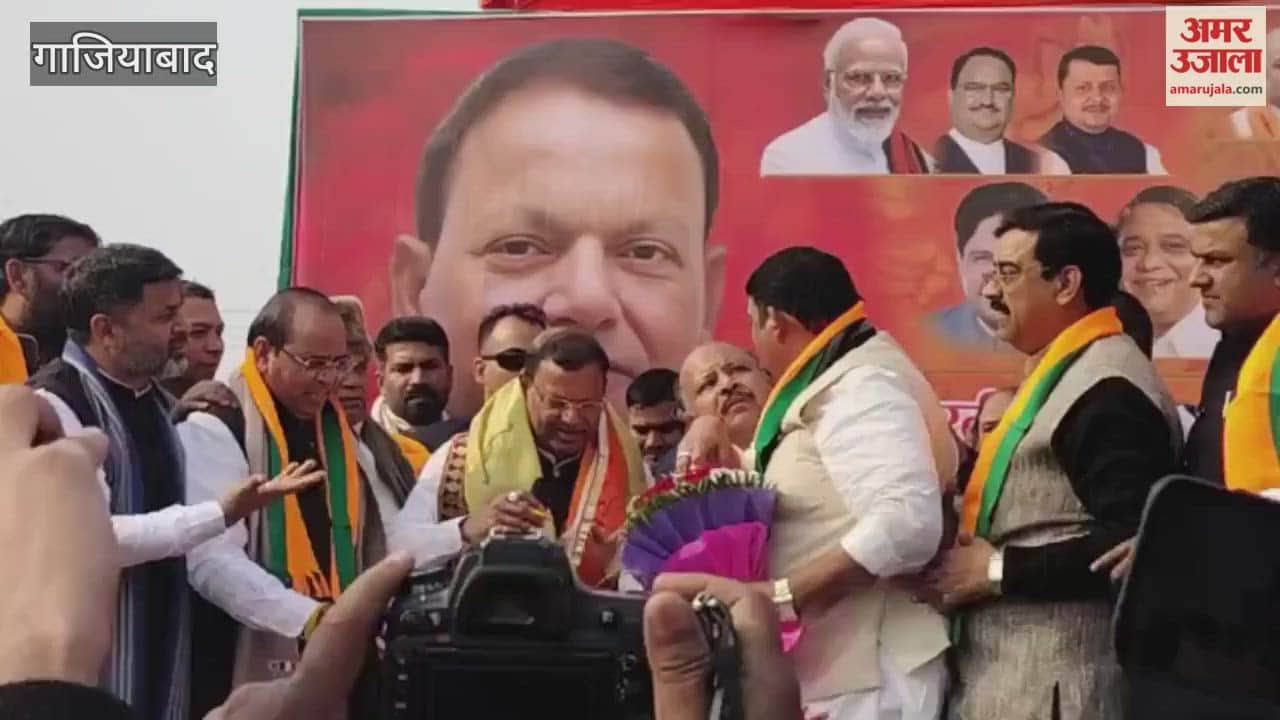 BJP state president Pankaj Chaudhary was given a rousing welcome by workers on the Delhi-Meerut Expressway.