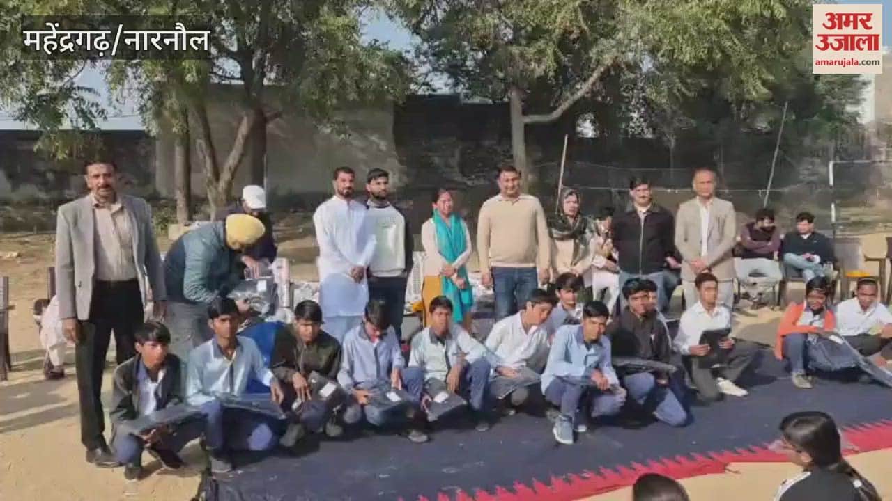 Warm clothes were distributed to 74 needy students at the Government Model Sanskrit School in Kanina, Mahendragarh