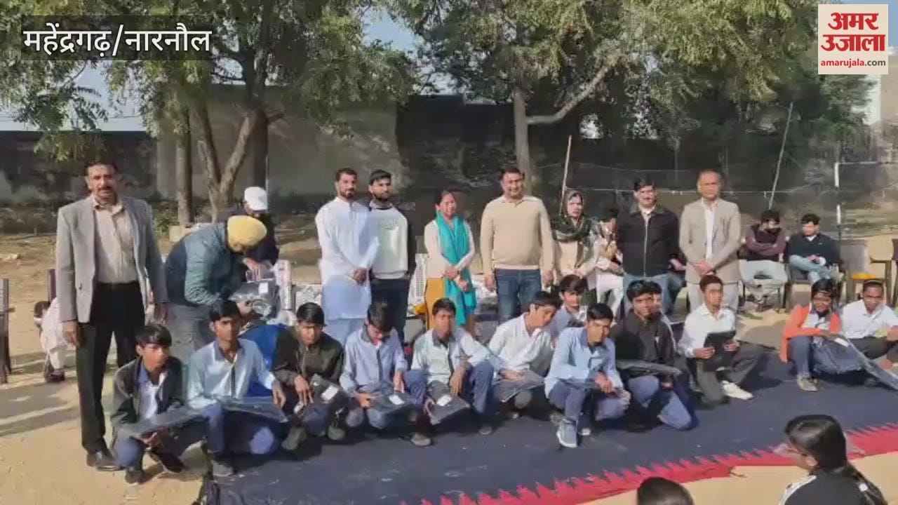 Warm clothes were distributed to 74 needy students at the Government Model Sanskrit School in Kanina, Mahendragarh
