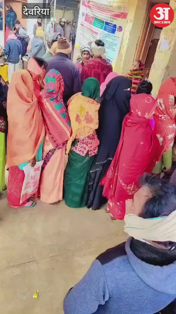 ओटीएस योजना: बिजली बिल जमा करने को उमड़ी भीड़