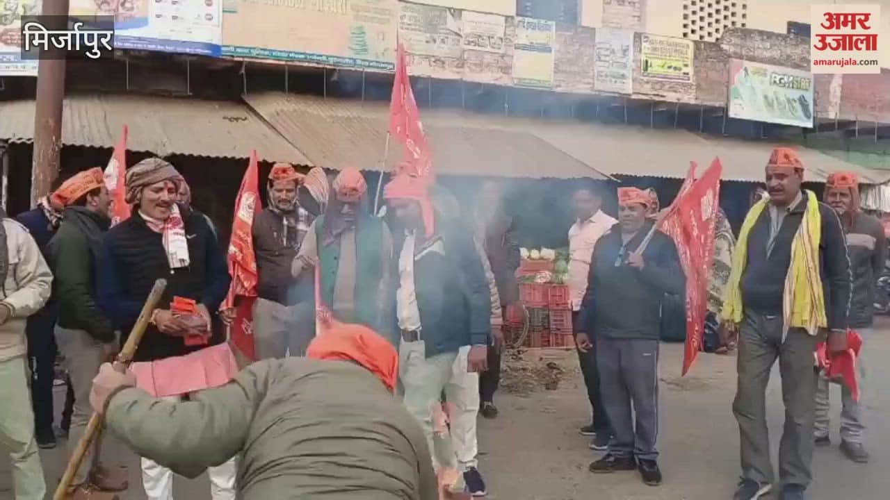 Hindu leaders burn effigy of Bangladesh